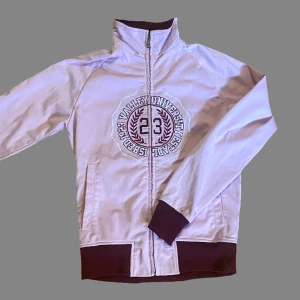 Jättesnygg tjocktröja🌸 - supersnygg rosa tjocktröja med gullig passform! 