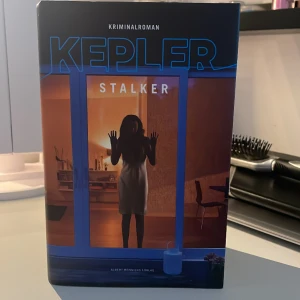 Kepler - Stalker - Säljer min bok Stalker med Kepler som är en kriminalroman. Är i bra skick🩷