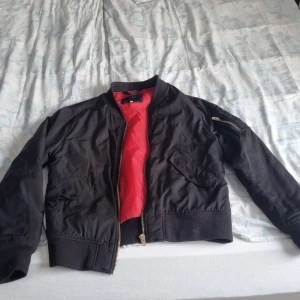 Bomberjacka - En fin jacka i fint skick. 