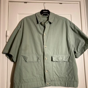 Oversized ljusgrön bomullskjorta Asos - Superfint skick och vacker färg!!