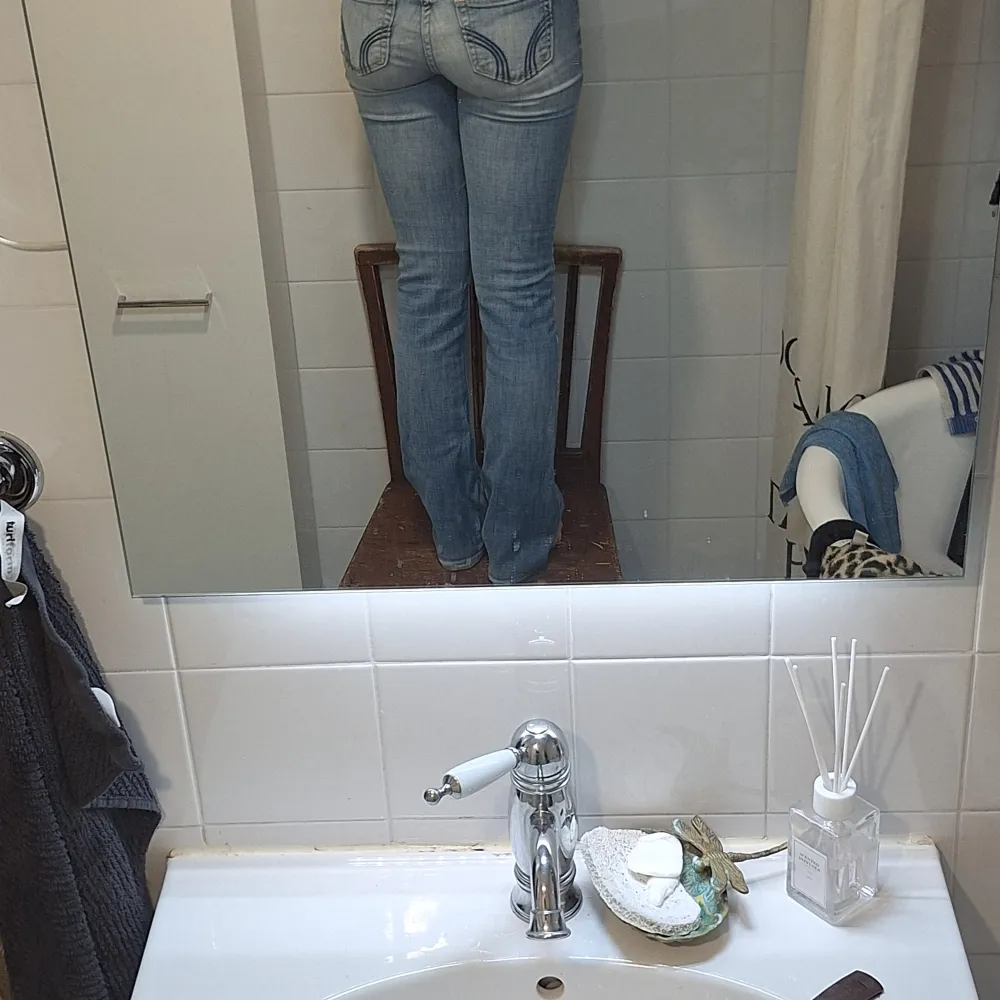 2000s bootcut vintage ljusblå jeans hollister. Jeans & Byxor.