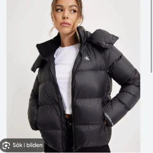 Calvin klein jacka - Jättefin och varm Calvin klein jacka 