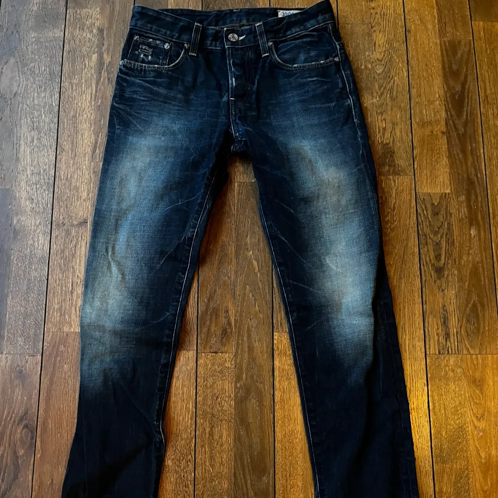 Säljer ett par snygga G-Star RAW Jeans, Ny pris runt 1000kr. Jeans & Byxor.