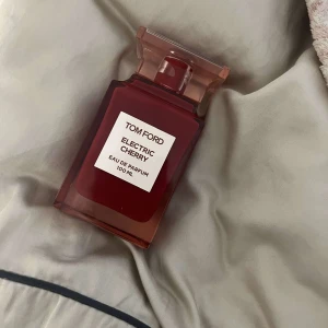 Tom Ford parfym - Säljer nu min tomford parfym, mer än halva kvar
