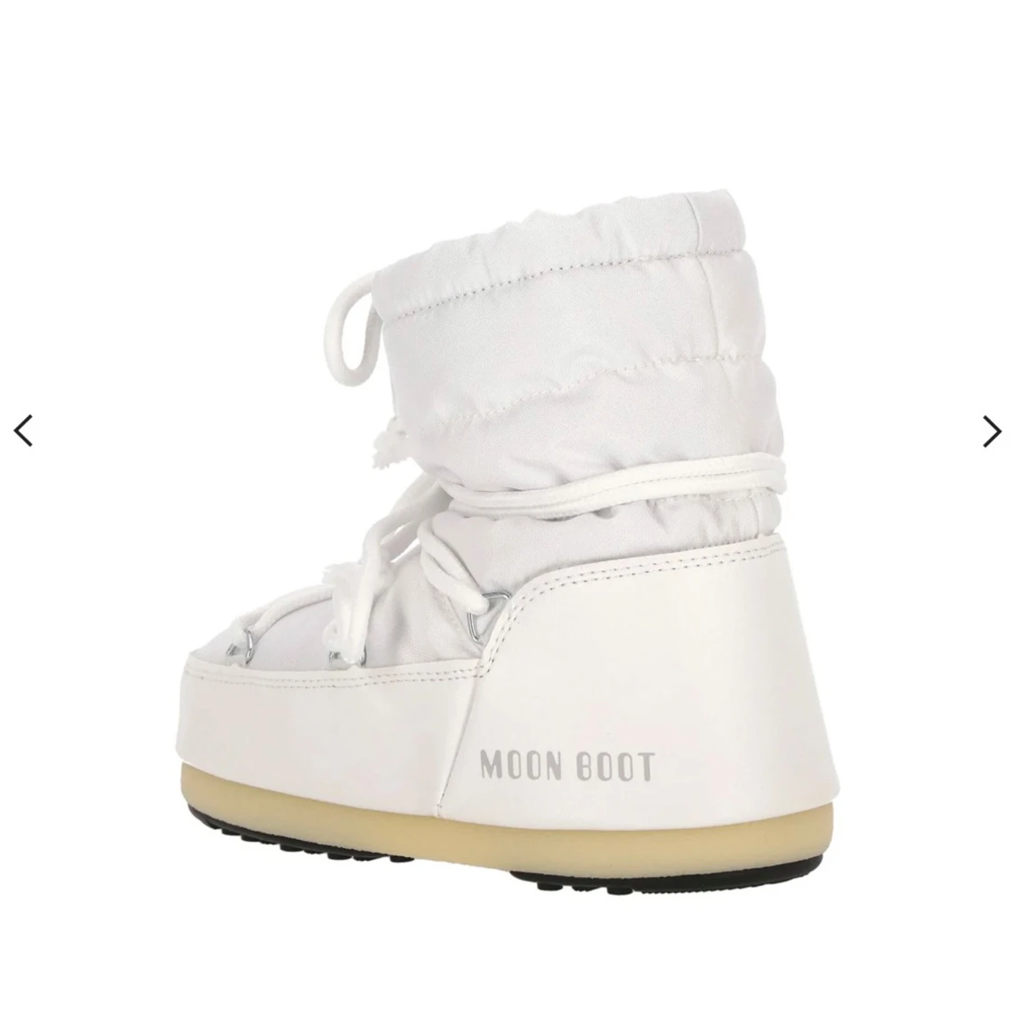 Moon Bootquilted logo-print ankle boots - 92