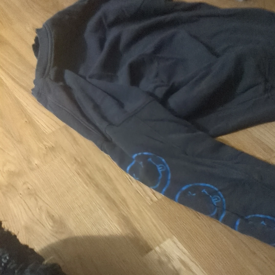 Svart Nirvana hoodie - 90