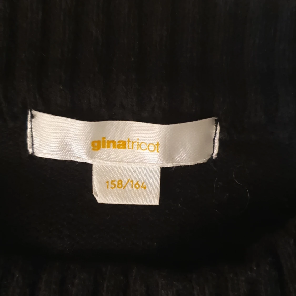 Svart och vit randig tröja från Gina Tricot - 93
