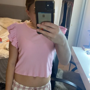 Volang tröja - Inga fläckar, den har blivit ganska uttöjd.