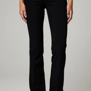 Bikbok kostymbyxor - Säljer mina kostymbyxor från bikbok i modellen Vera TALL då de tyvärr är för stora. Stl 38 Endast använda ett fåtal gånger