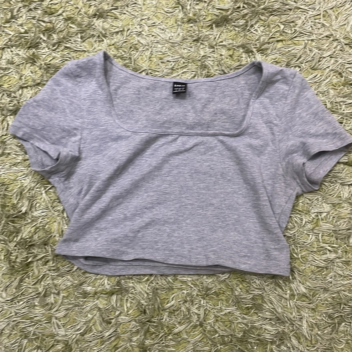 Grå croppad topp från Shein