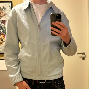 Weekday overshirt  - Overshirt Tjena! Säljer nu en super stilig overshirt från weekday! ⭐️ Knappt använd. 10/10 skick. Skriv vid frågor! Mvh Ture 