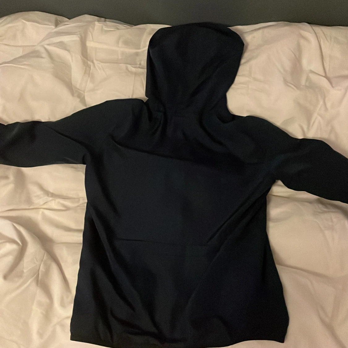 Mörkblå huvtröja från EA7 - 90