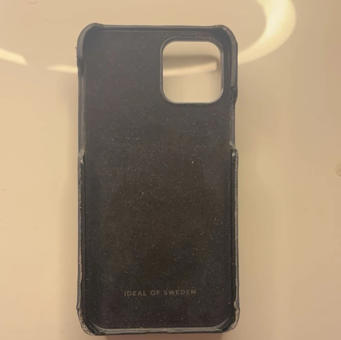 Svart mobilskal från Ideal of Sweden - 90