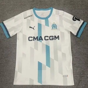 Marseille t shirt 23/24 - Extremt snygg marseille t shirt. Aldrig använd då den inte passar mig. Pris kan diskuteras vid snabb affär! Ps! Den är stor i storleken