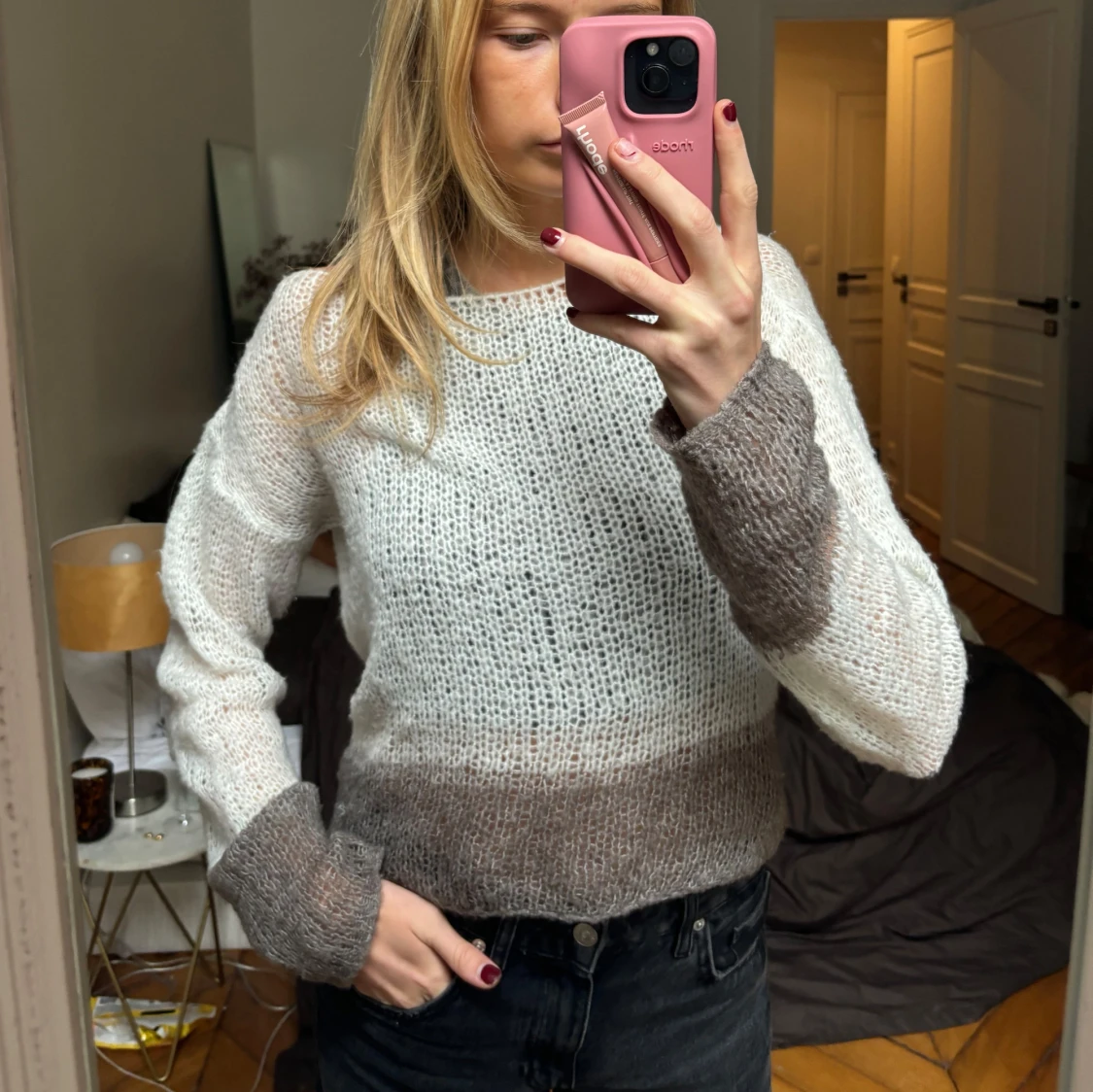 Vit grå stickad tröja