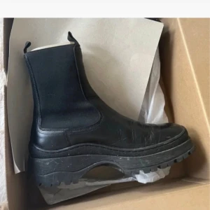 Boots  - Gott skick (bortsett från smutsiga på bilden) använda fåtal gånger. Läder 
