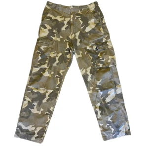 Camo baggy Cargo - Baggy fit snygg sandig wash
