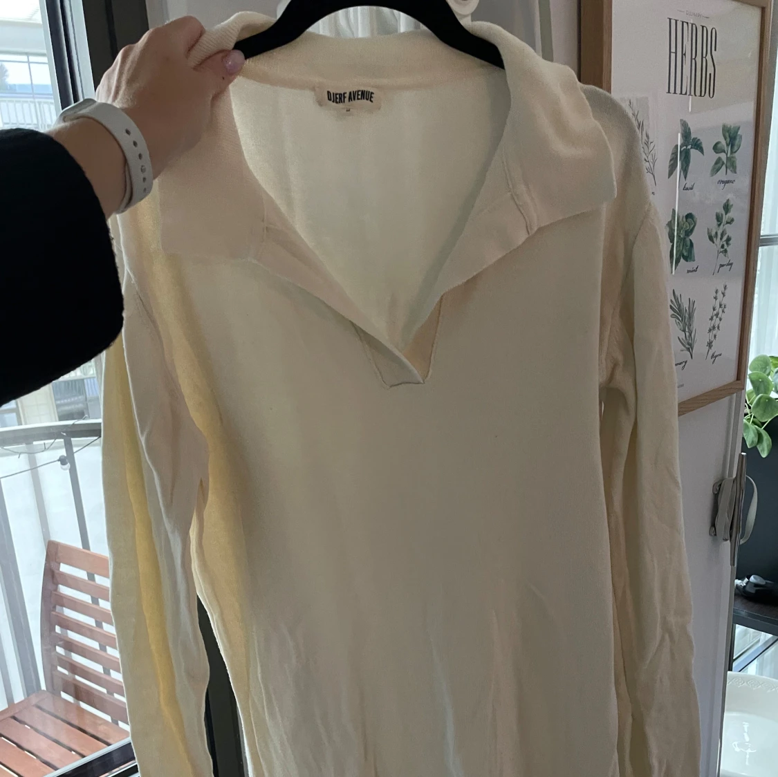 Krämfärgad klänning från Djerf Avenue - 91