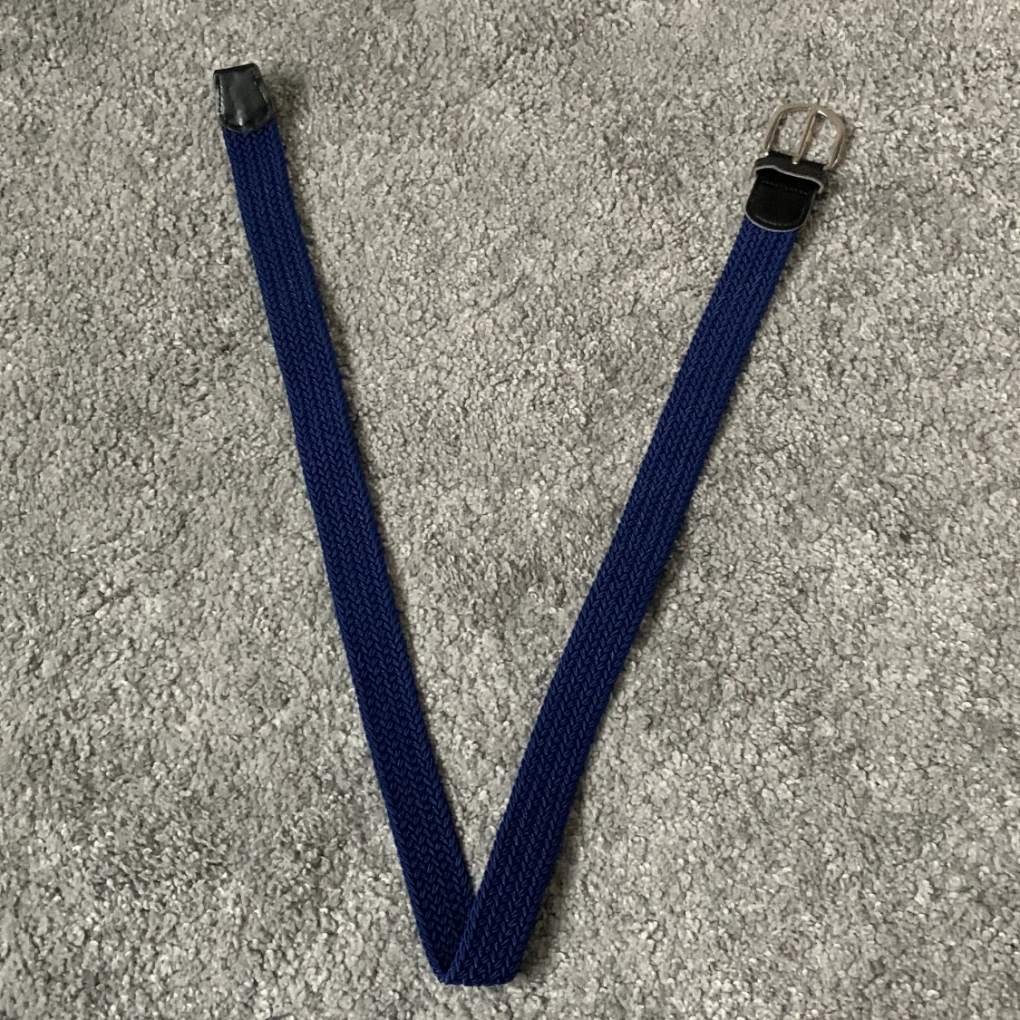 Blått bälte med silverfärgat spänne - 90