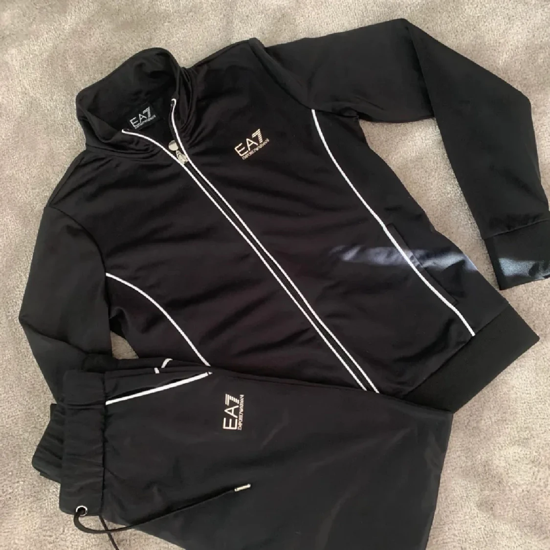 Svart träningsset från EA7 Emporio Armani