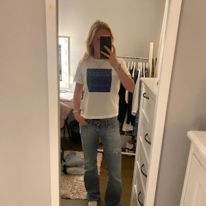 Vit t-shirt med tryck - Inga defekter!