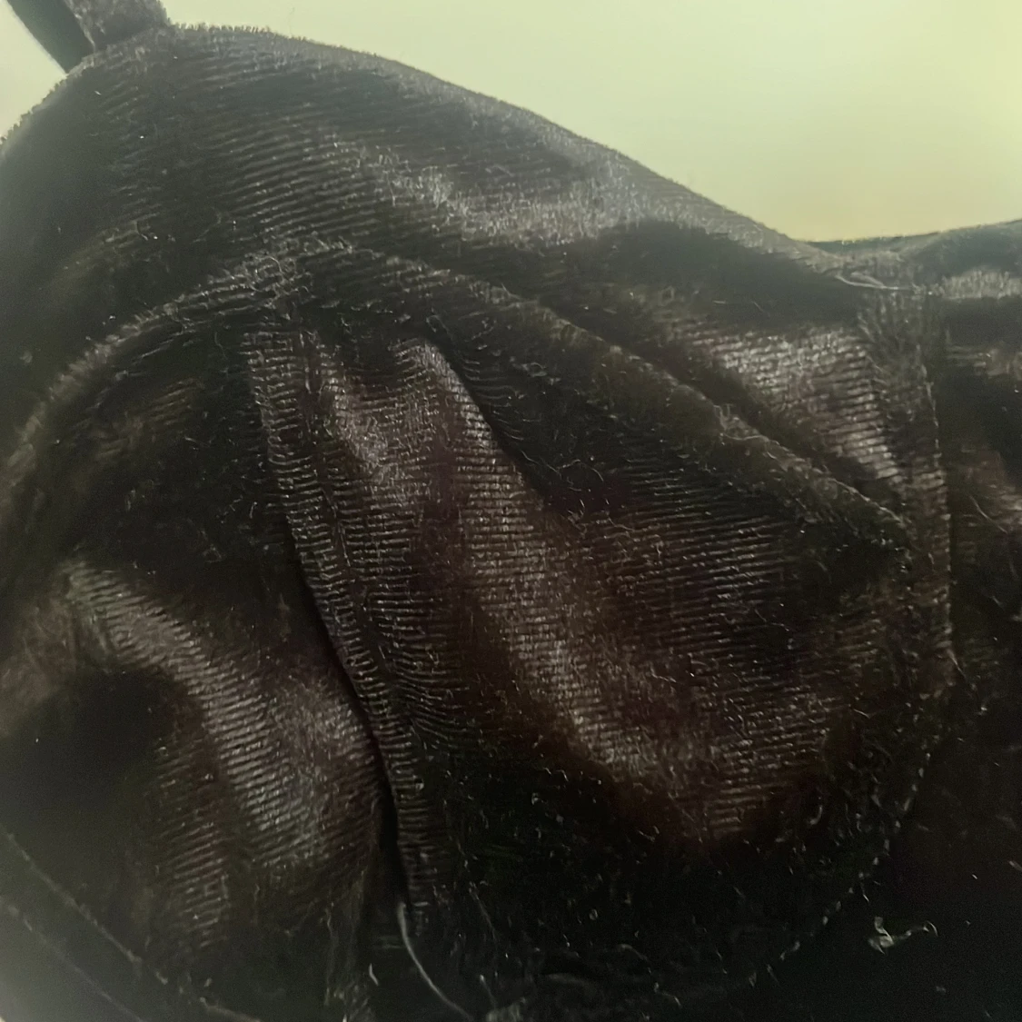 Svart sammetstopp med dubbla axelband - 92