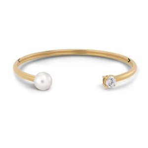Guldarmband med pärla och kristall från Edblad - Elegant guldarmband från Edblad med en vit pärla och en gnistrande kristall på ändarna. Perfekt för att ge en sofistikerad touch till din stil. 350kr