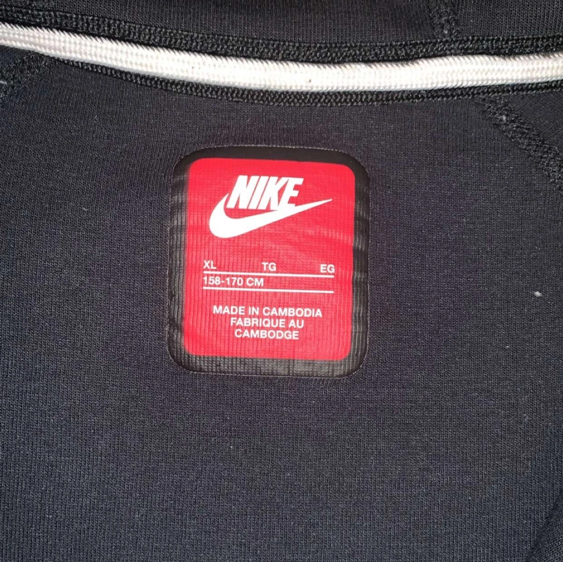 Svart och grå huvtröja från Nike - 92