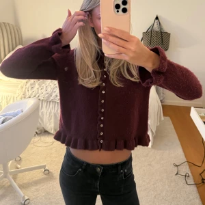 Vinröd kofta - Sååå gullig kofta ifrån Zara🥹🩷🥹🥹🩷🩷🩷🩷🥹