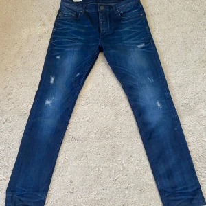 Jack & Jones slim fit - Riktigt fina Jack & Jones i väldigt bra skick. Hör av er vid funderingar. W31 L32