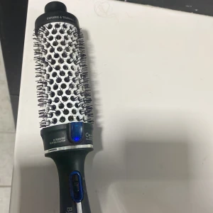 Björn axen värm borste - Köpte it för så länge sen pris kan diskuteras står ej för frakten 