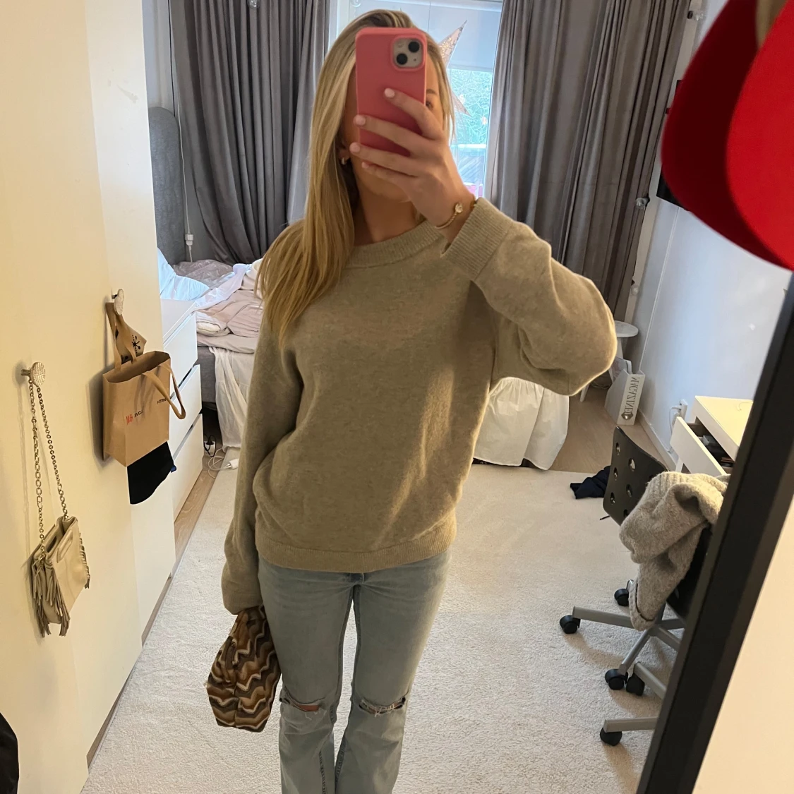 Beige stickad från Filippa K