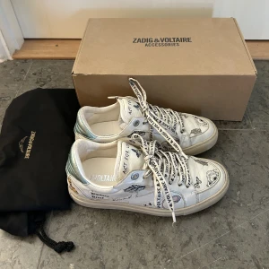 Zadig voltaire skor  - Säljer dessa super coola zadig skor då dom inte kommer till användning. Har box och dustbag osv. Superbra skick då de är sparsamt använda! 