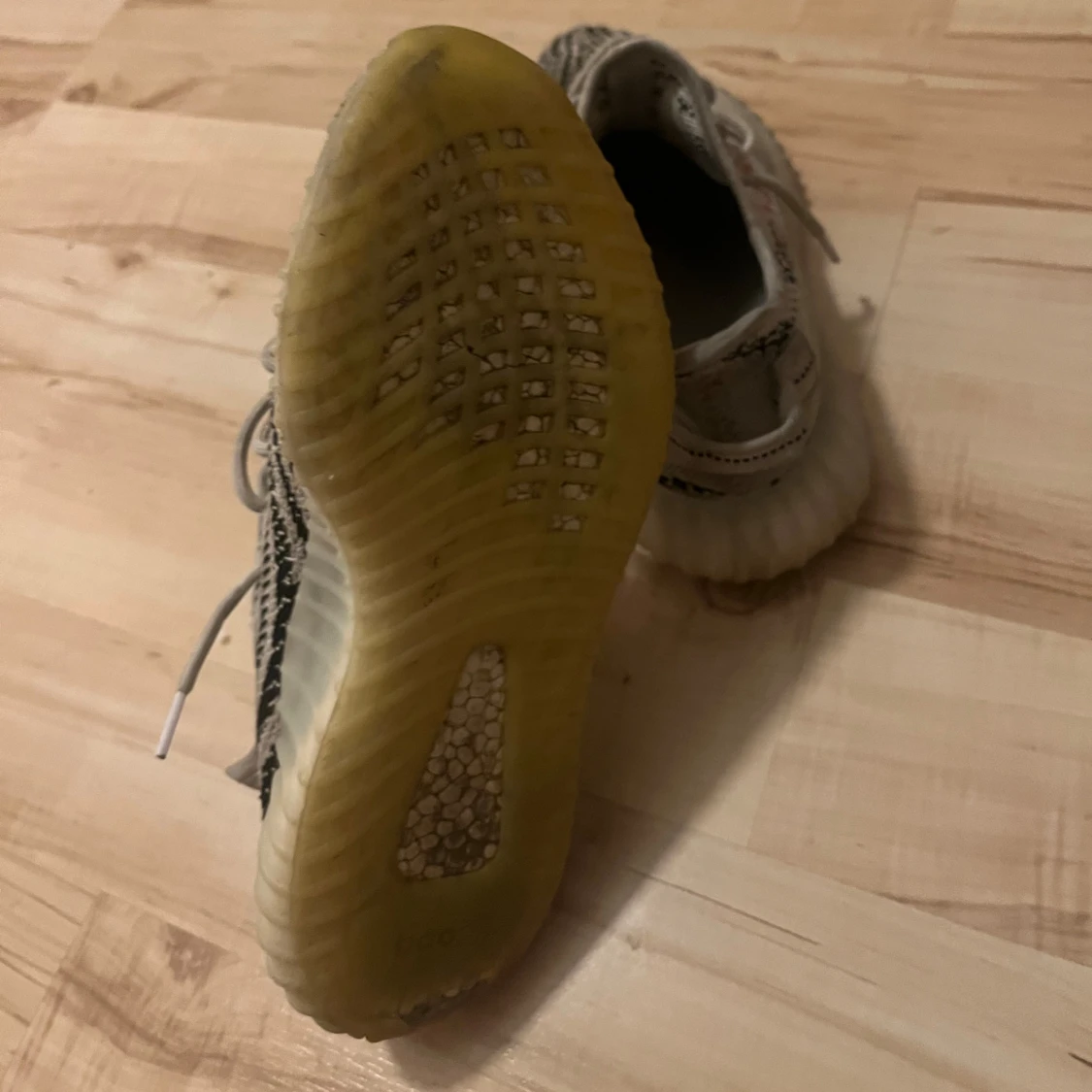 Yeezy 350 zebra  - 91