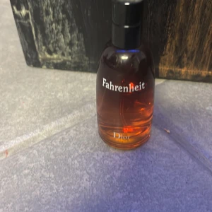 Dior parfym - Ca 40 ml kvar av 50. 