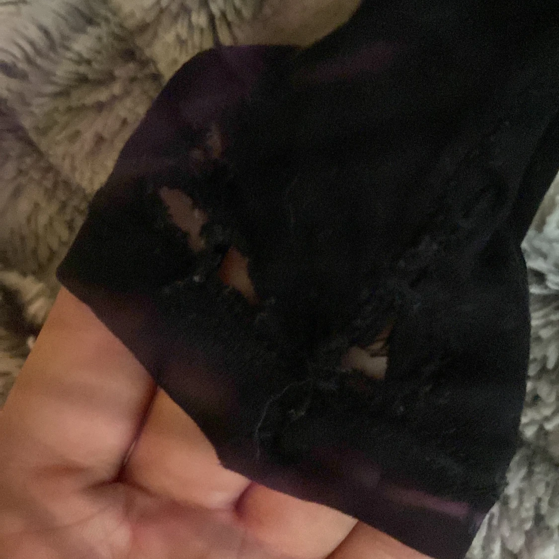 En svart och vit långärmad tröja - 93