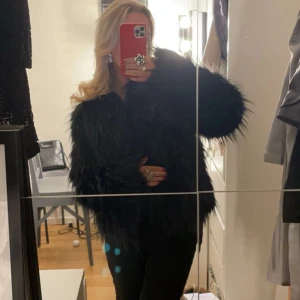 Pälsjacka - Superfin pälsjacka perfekt nu till hösten😍