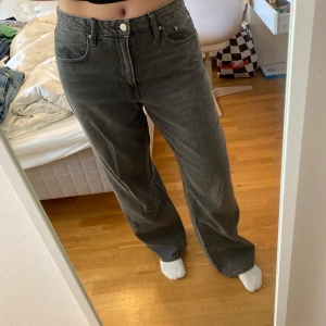 Baggy jeans - Baggy jeans från ginatricot, använda men i fint skick.