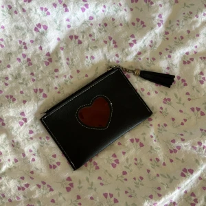 Korthållare med hjärta  - Säljer den då den inte kommer till användning