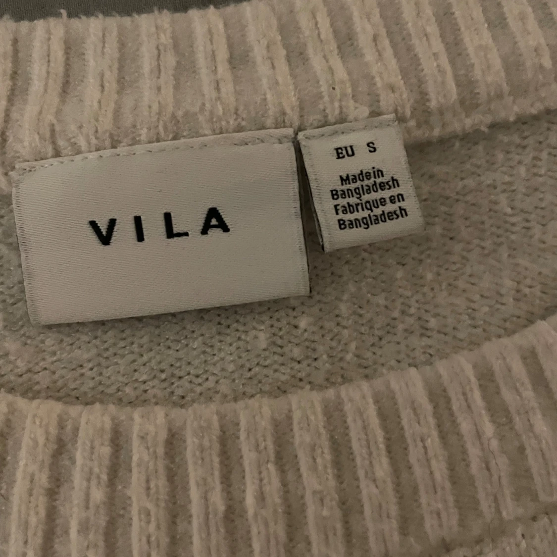 Vit stickad tröja  - 91