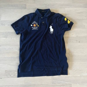 Ralph Lauren Polo Yacht Club - Chief keef type polo med big pony. Knappt använd då den var för stor för mig.  Skriv pm vid fler frågor!