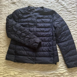 Höst jacka  - Så fin höst jacka som passar i allt, är i väldigt bra skick 💗💗 storlek M men passar mig som vanligtvis har storlek S