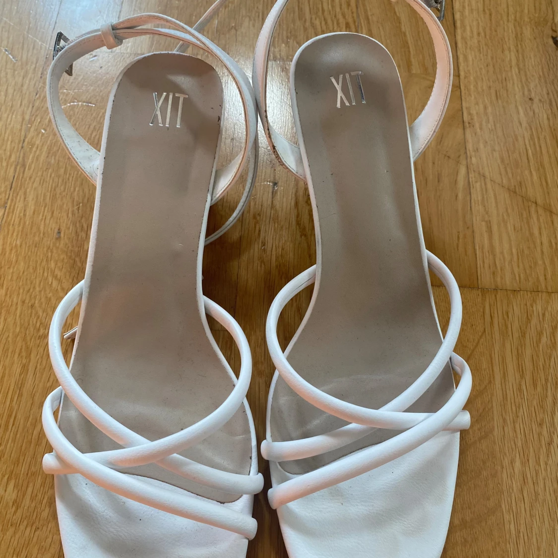 Vita korta klackar från XIT