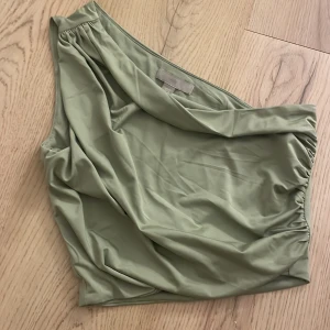 Topp - Topp från hm aldrig använd så i nytt skick!