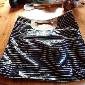 Väska plast med text - Plast bag väska med text