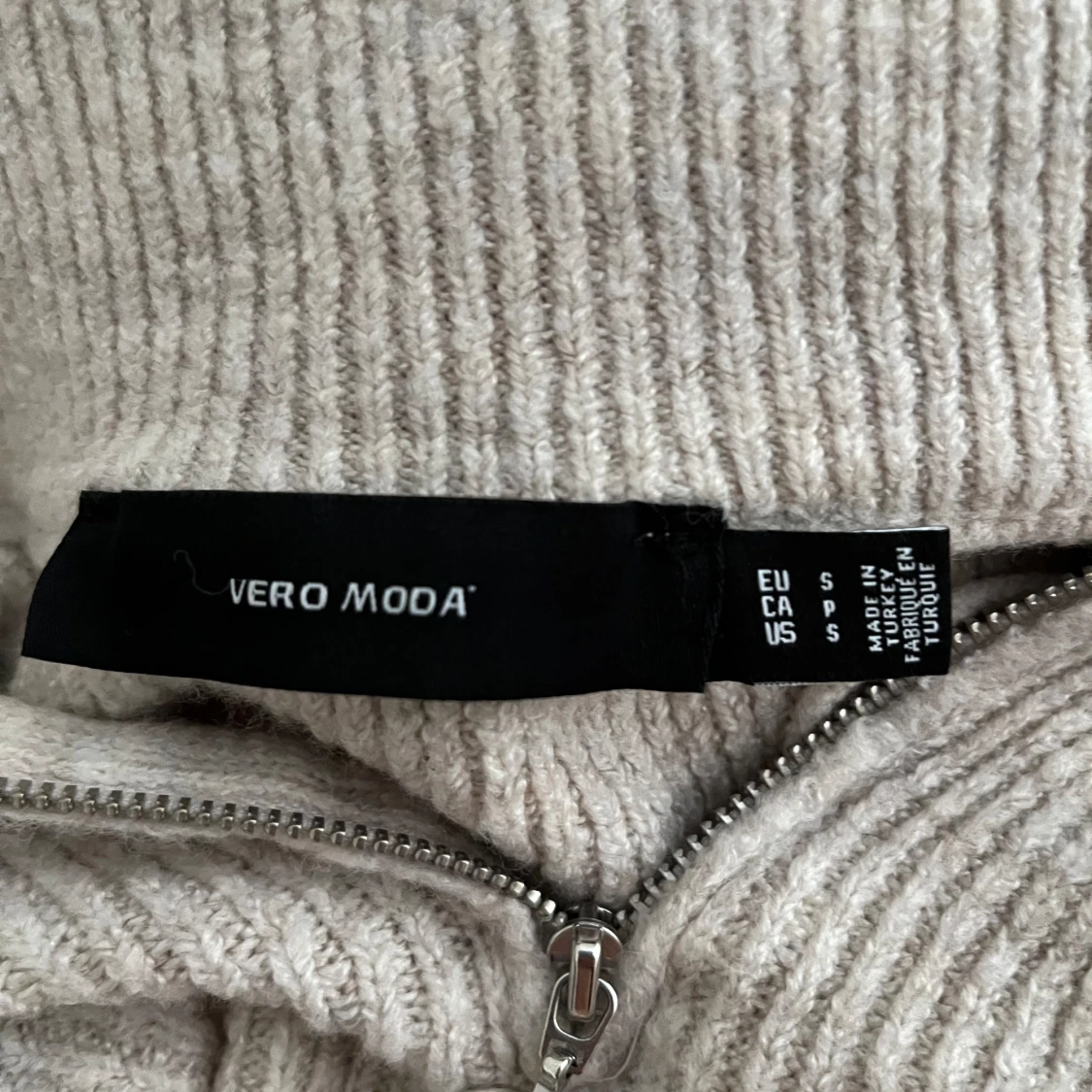 Grå stickad tröja - 90