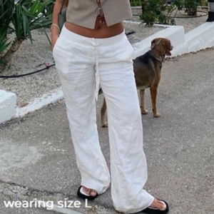 Alobha Linnebyxor S - Supersnygga Alobha Linnebyxor i storlek S, helt nya med prislappen på! Säljer då jag köpte 2 st i olika storlekar💓frakt tillkommer! hör av er vid frågor💓💓