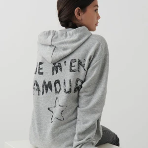 Hoodie - Säljer min fina hoodie från Gina young använd fåtal gånger❤️