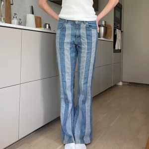 lågmidjade jeans - Coola randiga lågmidjade jeans! Perfekta nu till hösten ❤️‍🔥jag är 170cm