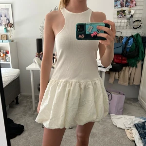 Hm klänning - Så söt helt oanvänd klänning ifrån hm